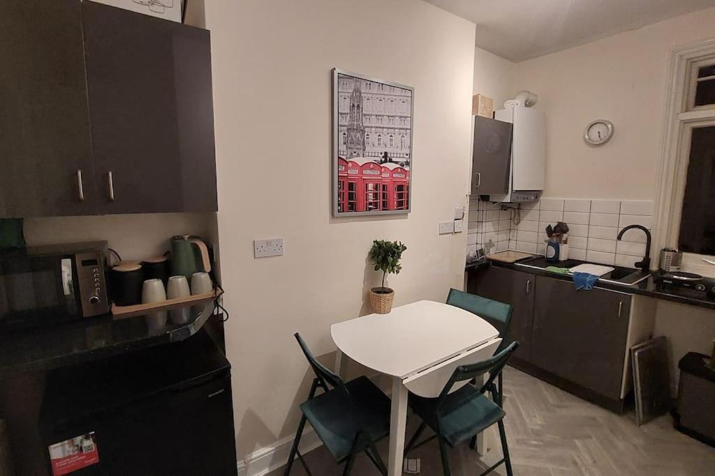 Harry Potter 9 3/4 Flat Apartment Лондон Екстериор снимка