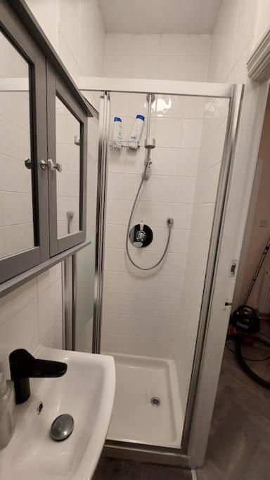 Harry Potter 9 3/4 Flat Apartment Лондон Екстериор снимка